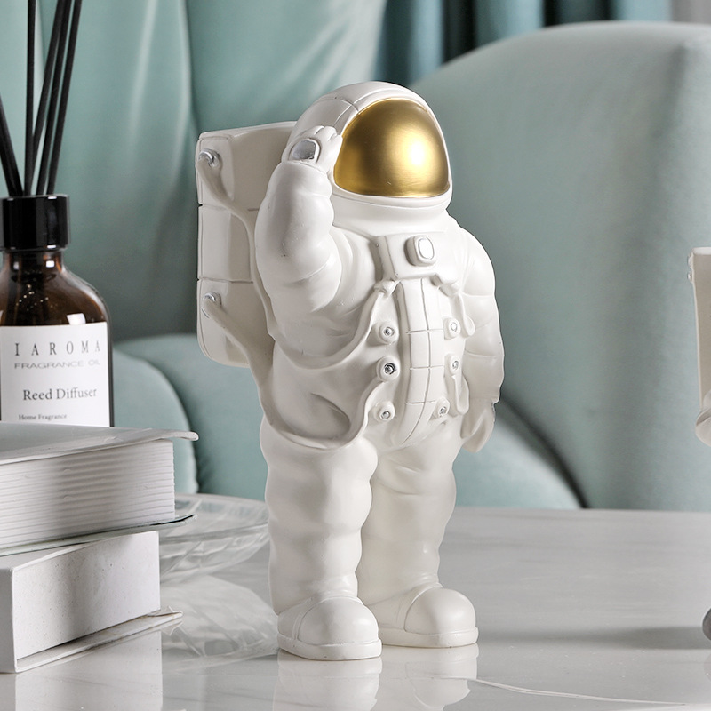 Europe Space Man Figure Astron - مراجعة Phone Accessories Europe وسعره